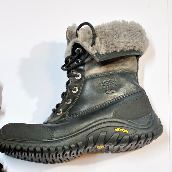 UGG Australia Adirondack II Waterproof Boots Black Gray Women’s Size 8 - Picture 15 of 16